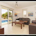 Villa Sunshine Private Pool Luxury Garden 2' Walk To Kalamies Pernera Protaras