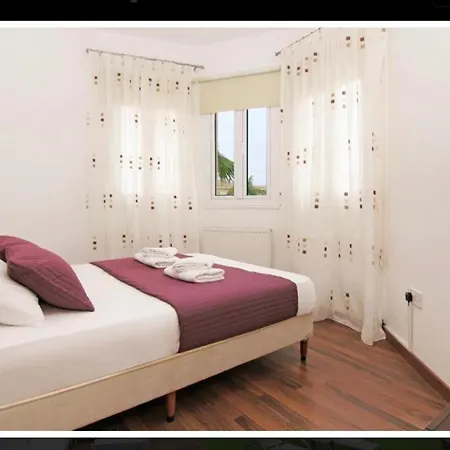 Sunshine Private Pool Luxury Garden 2' Walk To Kalamies Pernera Вилла *