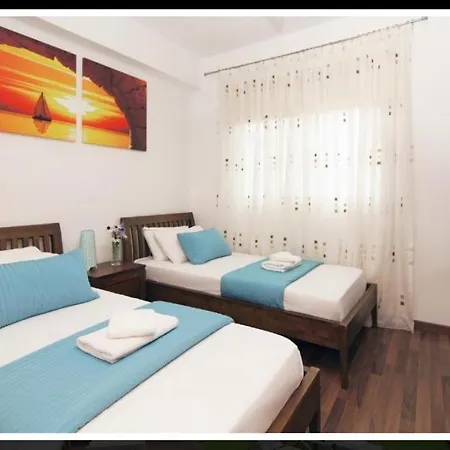 Вилла Sunshine Private Pool Luxury Garden 2' Walk To Kalamies Pernera *