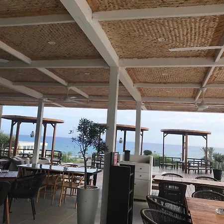 Sunshine Private Pool Luxury Garden 2' Walk To Kalamies Pernera Вилла *