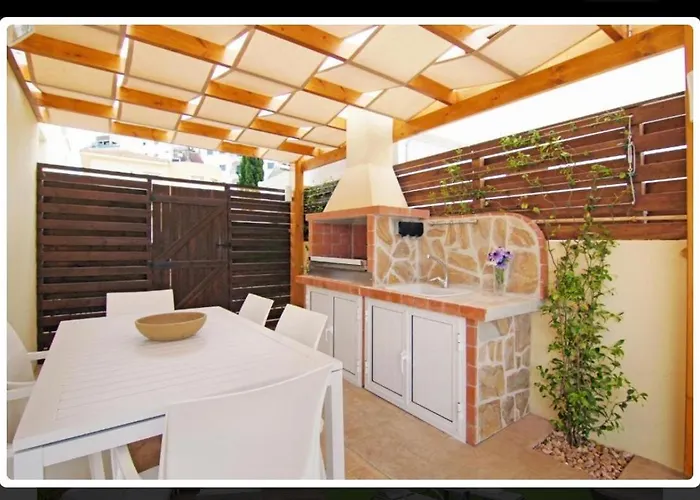 Sunshine Private Pool Luxury Garden 2' Walk To Kalamies Pernera * Protaras