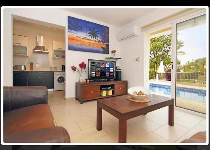 Villa Sunshine Private Pool Luxury Garden 2' Walk To Kalamies Pernera Protaras