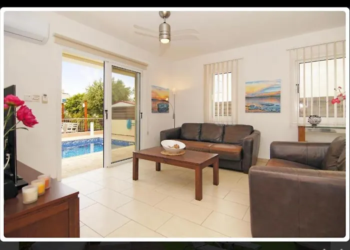 Villa Sunshine Private Pool Luxury Garden 2' Walk To Kalamies Pernera Protaras