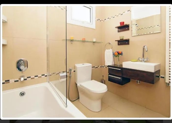 Sunshine Private Pool Luxury Garden 2' Walk To Kalamies Pernera Villa Protaras