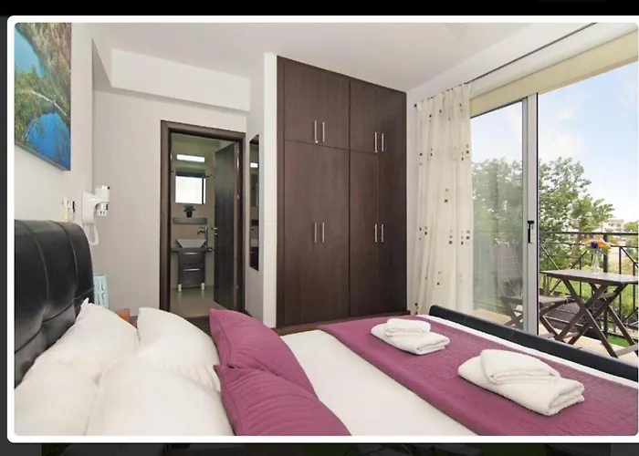 Sunshine Private Pool Luxury Garden 2' Walk To Kalamies Pernera Protaras