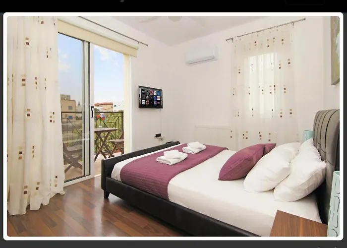 Villa Sunshine Private Pool Luxury Garden 2' Walk To Kalamies Pernera Protaras