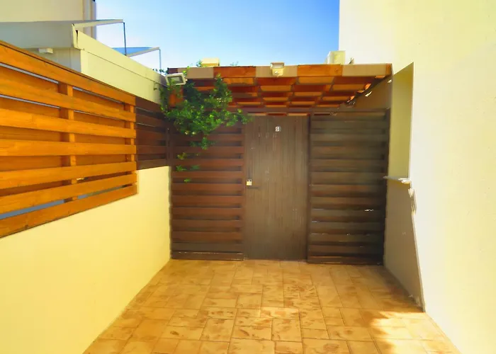 Villa Sunshine Private Pool Luxury Garden 2' Walk To Kalamies Pernera