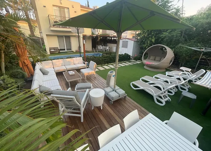 Villa Sunshine Private Pool Luxury Garden 2' Walk To Kalamies Pernera