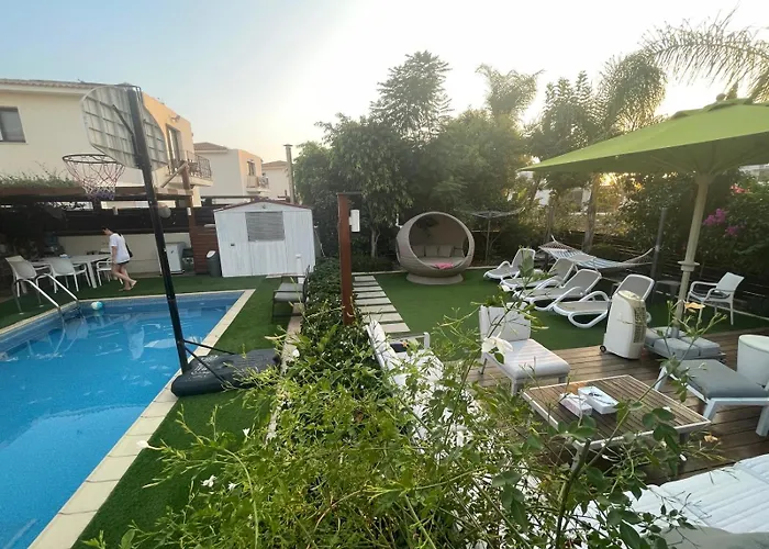 Villa Sunshine Private Pool Luxury Garden 2' Walk To Kalamies Pernera Protaras