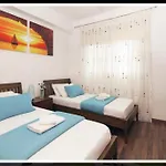 Villa Sunshine Private Pool Luxury Garden 2' Walk To Kalamies Pernera *