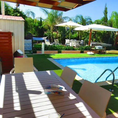 Sunshine Private Pool Luxury Garden 2' Walk To Kalamies Pernera Villa *