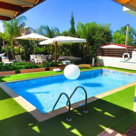 Sunshine Private Pool Luxury Garden 2' Walk To Kalamies Pernera