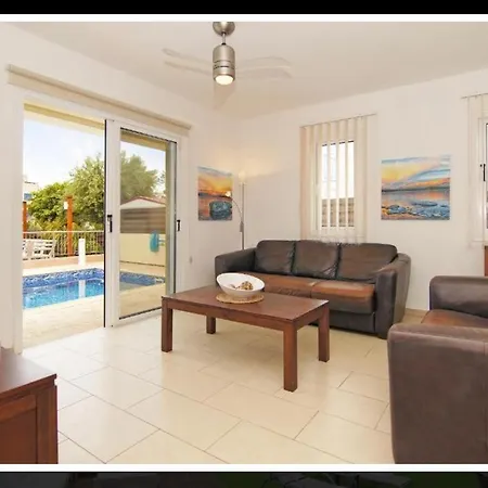 Villa Sunshine Private Pool Luxury Garden 2' Walk To Kalamies Pernera Protaras
