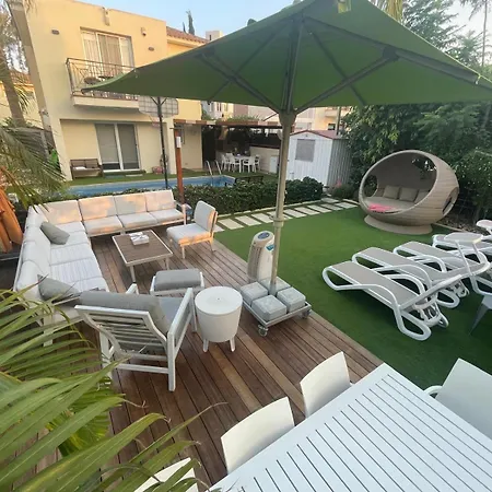 Villa Sunshine Private Pool Luxury Garden 2' Walk To Kalamies Pernera