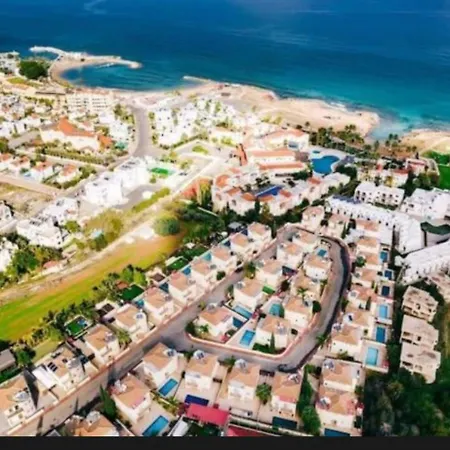 Villa Sunshine Private Pool Luxury Garden 2' Walk To Kalamies Pernera *