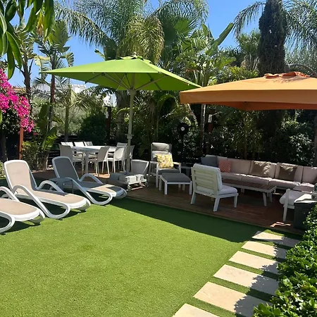 Villa Sunshine Private Pool Luxury Garden 2' Walk To Kalamies Pernera *