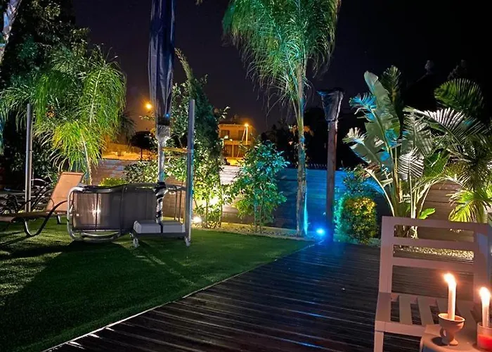 ヴィラ Sunshine Private Pool Luxury Garden 2' Walk To Kalamies Pernera