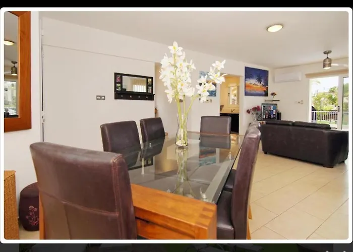 Sunshine Private Pool Luxury Garden 2' Walk To Kalamies Pernera ヴィラ