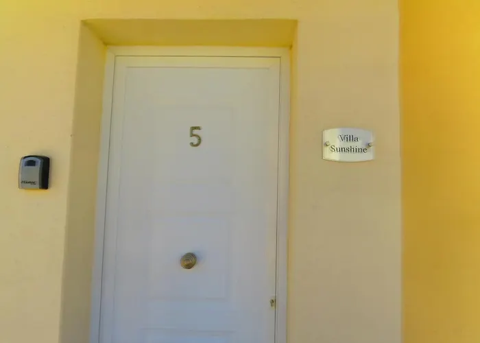 Sunshine Private Pool Luxury Garden 2' Walk To Kalamies Pernera *