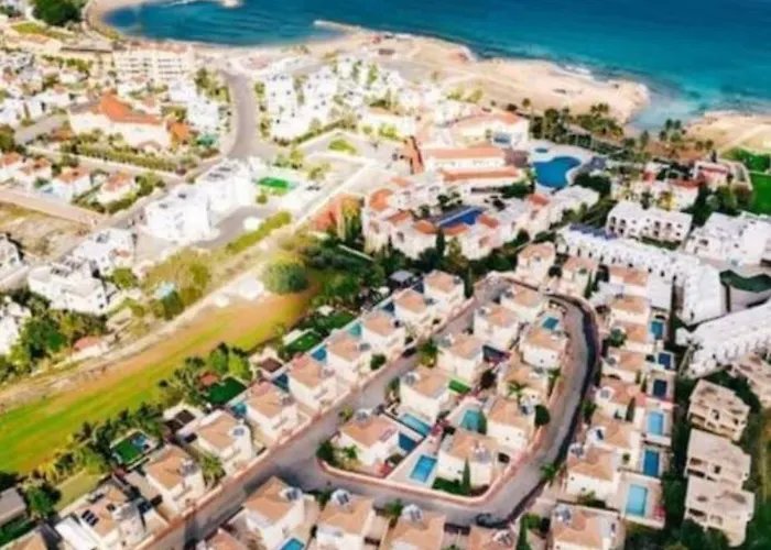 ヴィラ Sunshine Private Pool Luxury Garden 2' Walk To Kalamies Pernera *