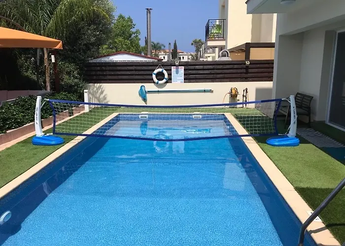 Sunshine Private Pool Luxury Garden 2' Walk To Kalamies Pernera プロタラス